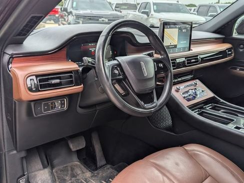 Used 2023 Lincoln Aviator Reserve w/ Equipment Group 201A AWD/4WD image 4