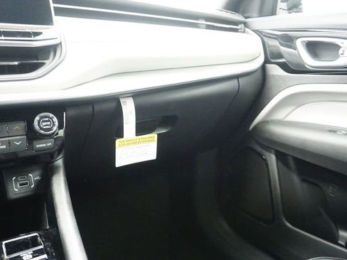 New 2026 Jeep Compass Limited image 35