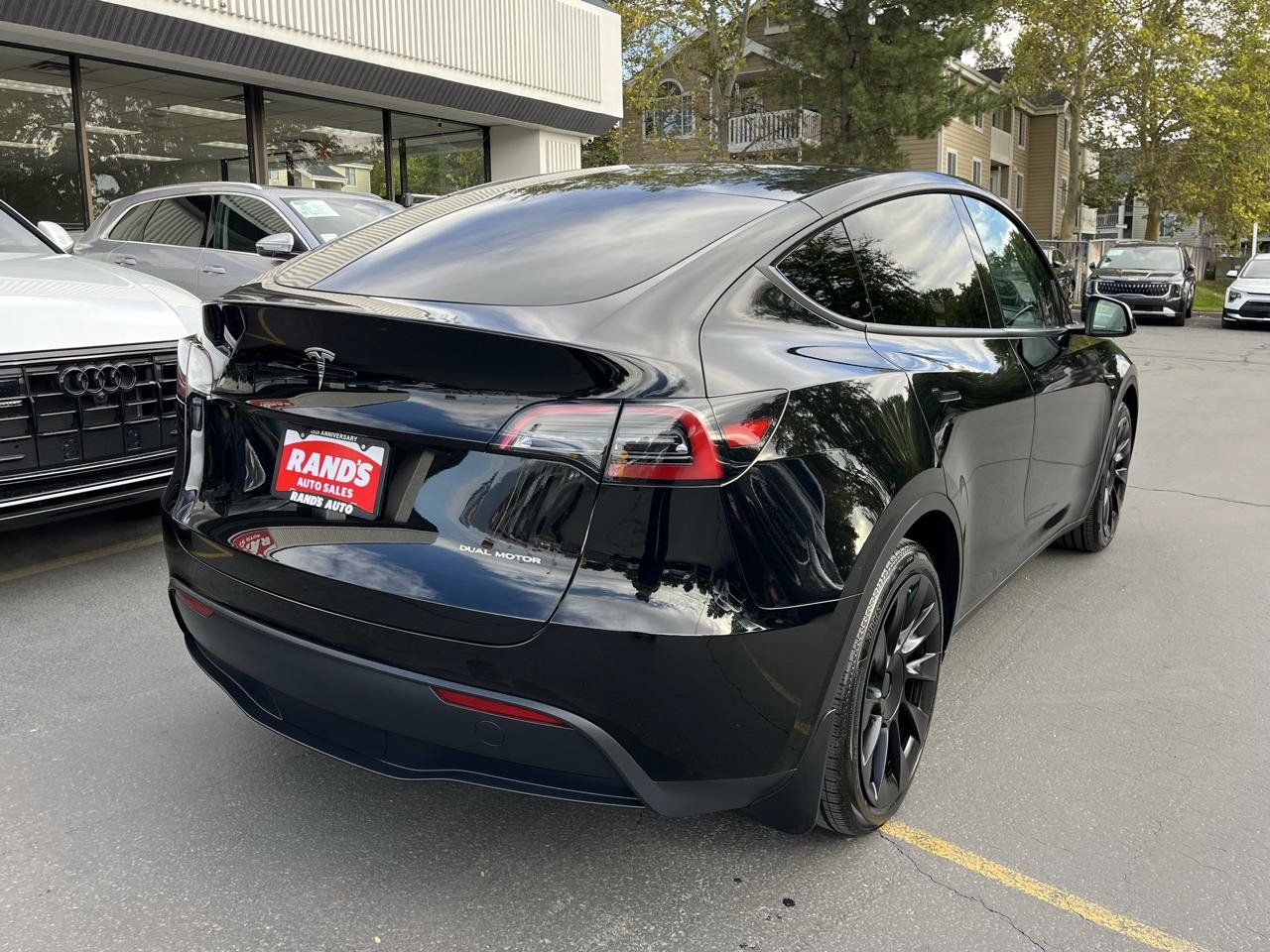Used 2025 Tesla Model Y Long Range AWD/4WD image 7