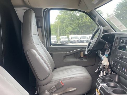 New 2025 Chevrolet Express 2500 Work Van w/ Driver Convenience Package image 32