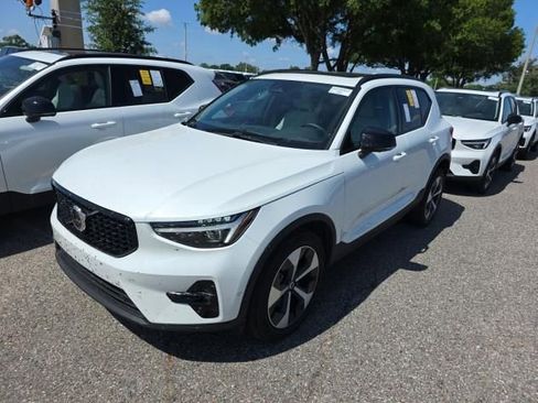 Used 2026 Volvo XC40 B5 Plus AWD/4WD image 1