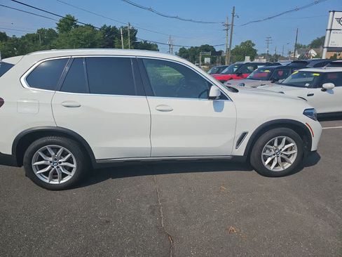 Used 2022 BMW X5 xDrive40i w/ Parking Assistance Package AWD/4WD image 5