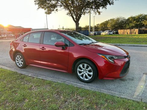 Used 2021 Toyota Corolla LE FWD image 8