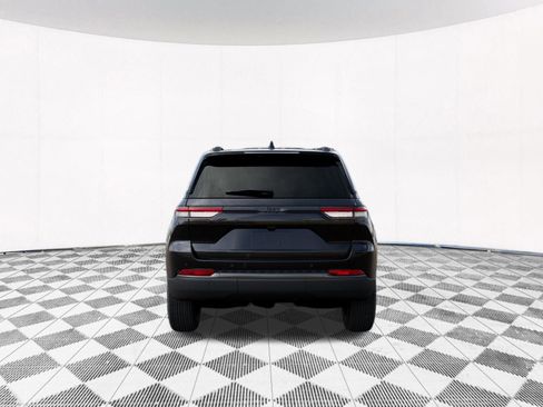 New 2026 Jeep Grand Cherokee Altitude image 11