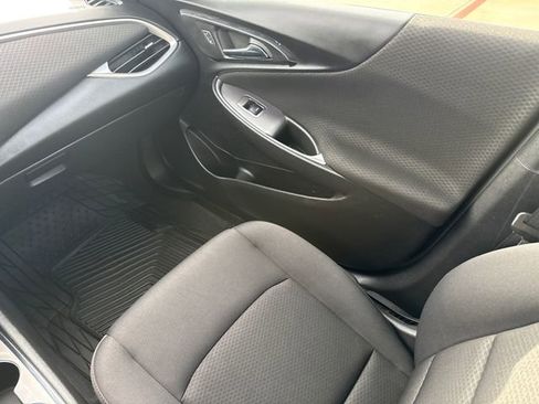 Used 2022 Chevrolet Malibu LT FWD image 15