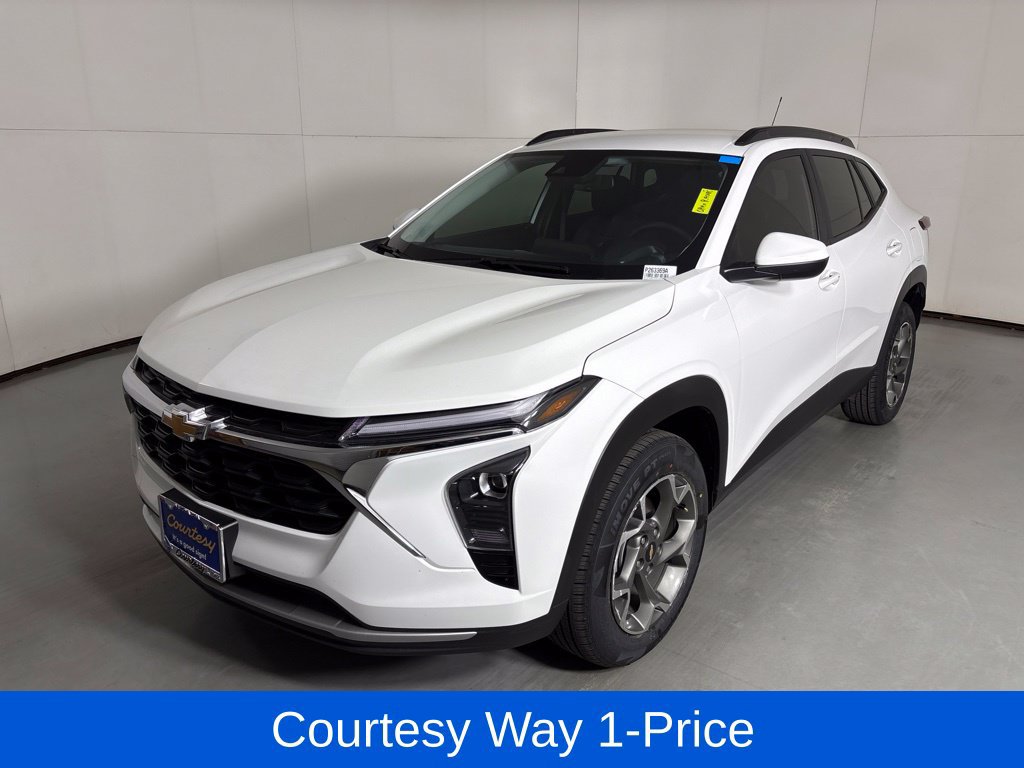 Used 2025 Chevrolet Trax LT w/ LT Convenience Package FWD image 5