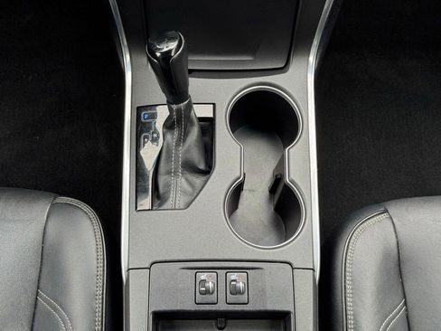 Used 2015 Toyota Camry XLE w/ Advanced Technology Package image 35