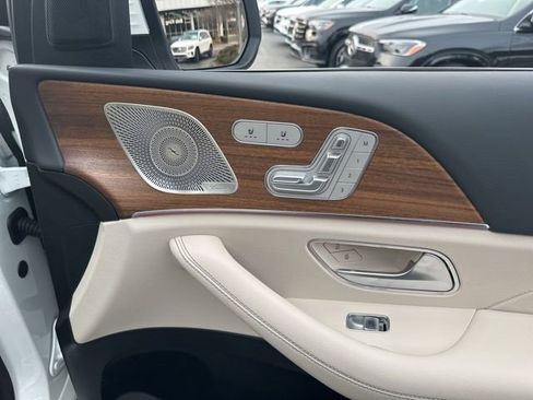 Used 2025 Mercedes-Benz GLS 450 4MATIC image 45