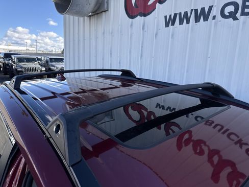 Used 2022 Toyota RAV4 XLE Premium image 34