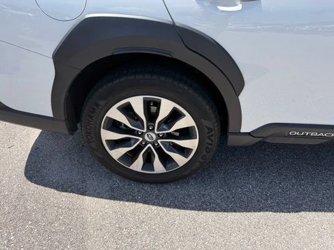 Used 2024 Subaru Outback Limited AWD/4WD image 5