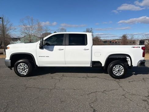 Used 2025 Chevrolet Silverado 2500 LT w/ Convenience Package image 5