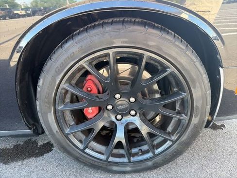 Used 2009 Dodge Challenger SRT8 RWD image 5