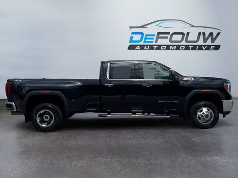 Used 2023 GMC Sierra 3500 SLT w/ SLT Convenience Package AWD/4WD image 2