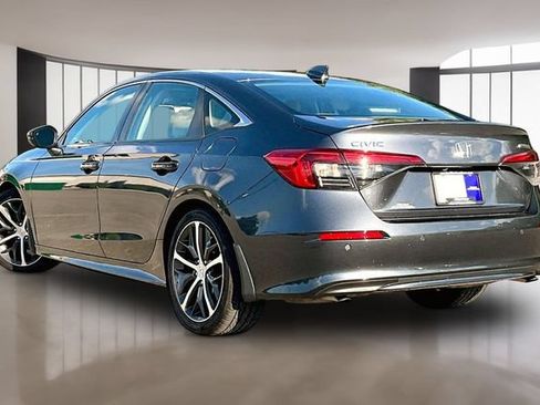 Used 2023 Honda Civic Touring image 4