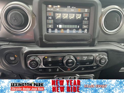 Used 2020 Jeep Wrangler Unlimited Sahara image 18