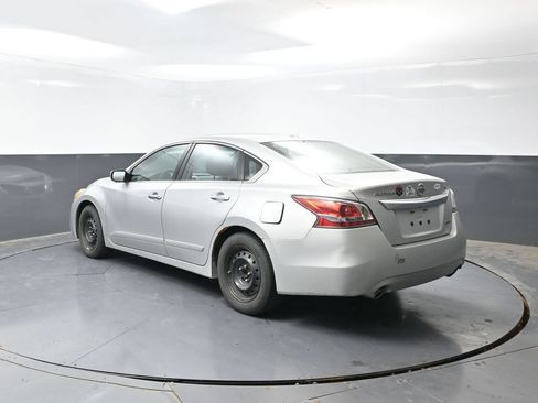 Used 2014 Nissan Altima 2.5 S w/ Display Audio Package FWD image 9