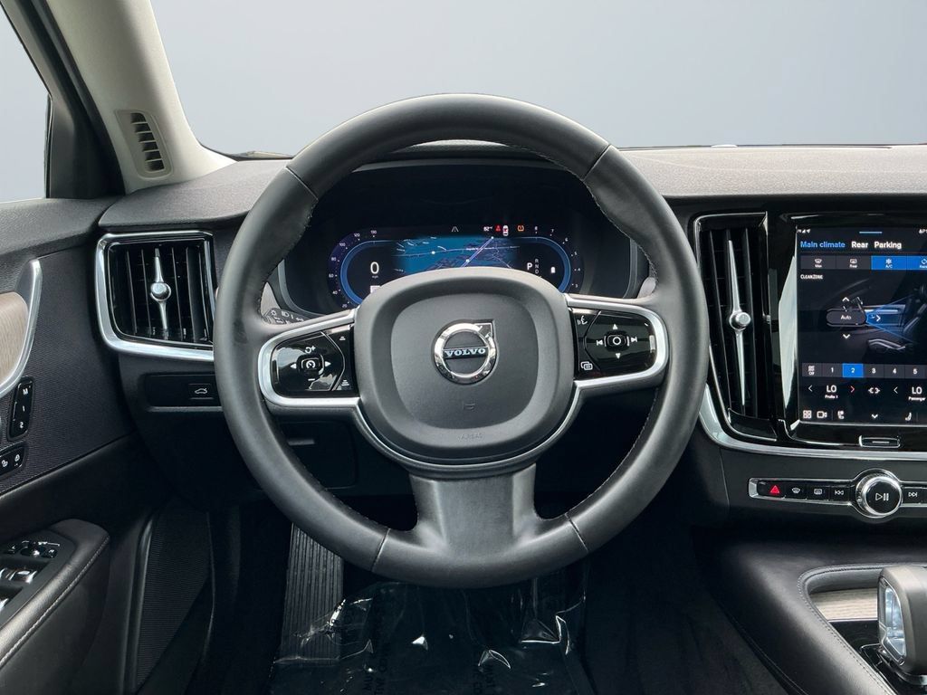 Used 2024 Volvo S90 B6 Plus AWD/4WD image 13