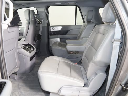 Used 2021 Lincoln Navigator L Reserve w/ Luxury Package image 54