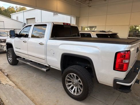 Used 2018 GMC Sierra 2500 Denali w/ Duramax Plus Package image 2