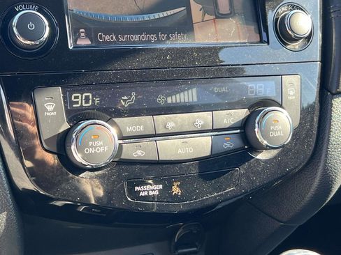 Used 2020 Nissan Rogue SL w/ Premium Package image 32