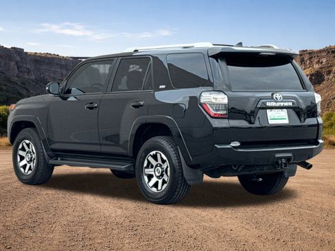 Used 2018 Toyota 4Runner SR5 Premium image 7