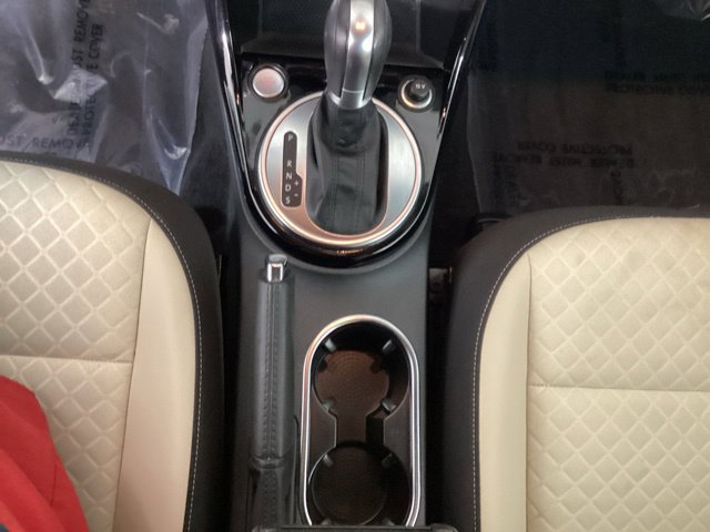Used 2019 Volkswagen Beetle 2.0T SE FWD image 20