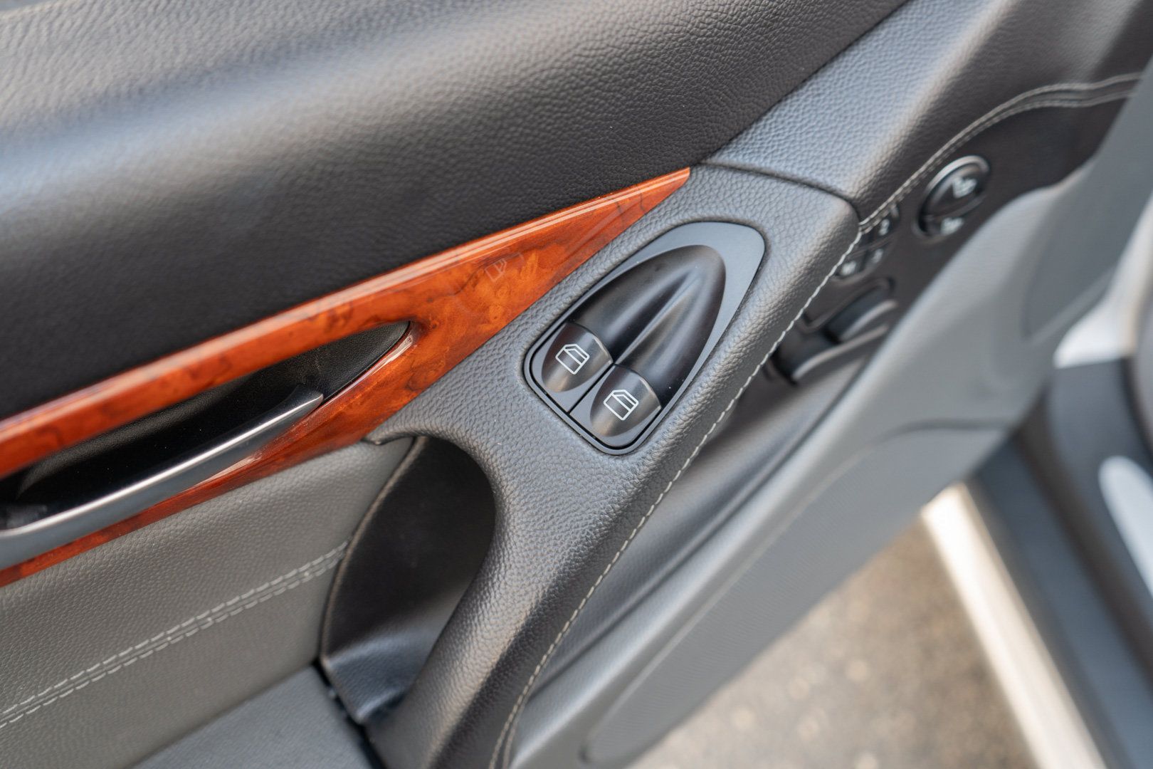 Used 2003 Mercedes-Benz SL 55 AMG image 13