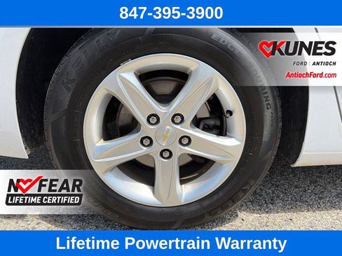 Used 2022 Chevrolet Malibu LT FWD image 36