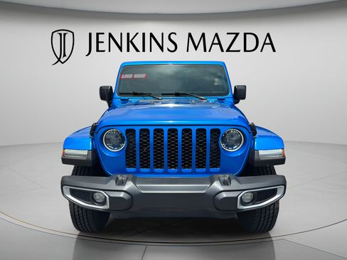 Used 2023 Jeep Gladiator Sport AWD/4WD image 2