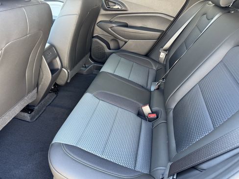 New 2026 Chevrolet Trax LT w/ LT Convenience Package FWD image 15