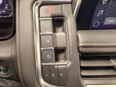 Used 2023 GMC Yukon XL SLT w/ SLT Premium Package image 39