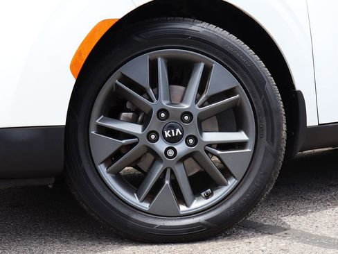 Used 2020 Kia Soul EX FWD image 5
