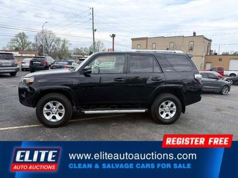 Used 2018 Toyota 4Runner SR5 Premium image 3