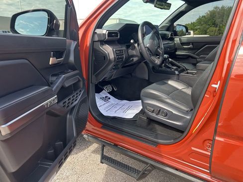Used 2025 Toyota Tacoma TRD Sport w/ TRD Sport Premium Package AWD/4WD image 10
