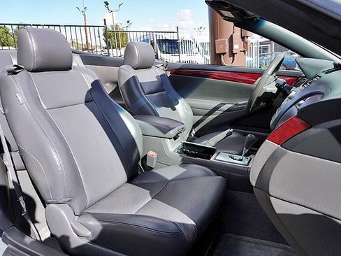 Used 2005 Toyota Solara SLE image 14