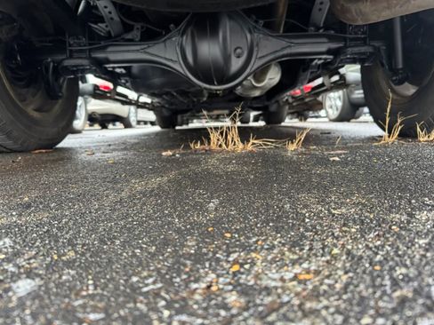 Used 2011 Toyota Tundra Limited w/ Memory Pkg image 27