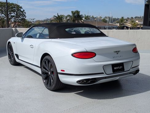 Used 2024 Bentley Continental GT V8 image 3
