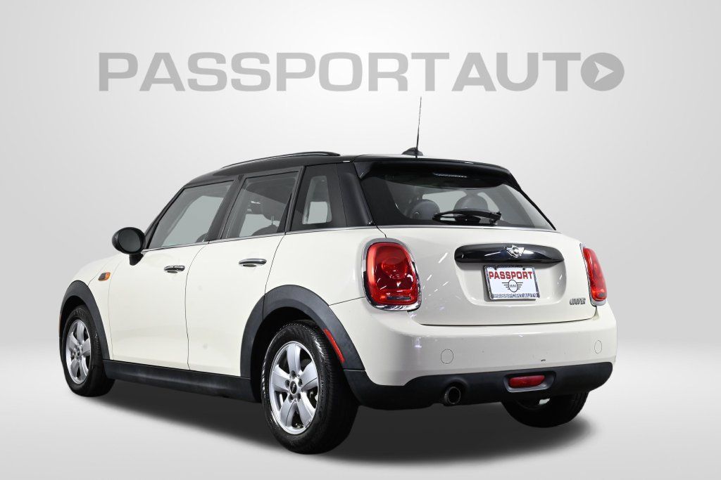 Used 2017 MINI Cooper 4-Door Hardtop FWD image 5
