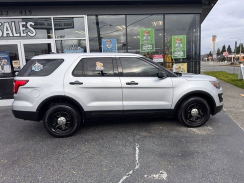 Used 2017 Ford Explorer Police Interceptor Utility image 5