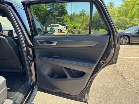 Used 2024 Volkswagen Atlas Cross Sport SEL Premium R-Line AWD/4WD image 18