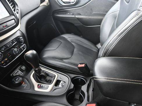 Used 2015 Jeep Cherokee Limited AWD/4WD image 33