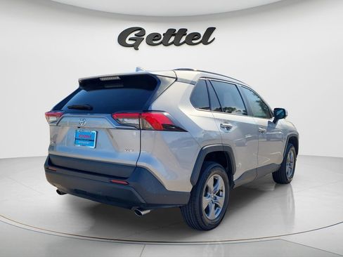 Certified 2022 Toyota RAV4 XLE w/ Convenience Package FWD image 5