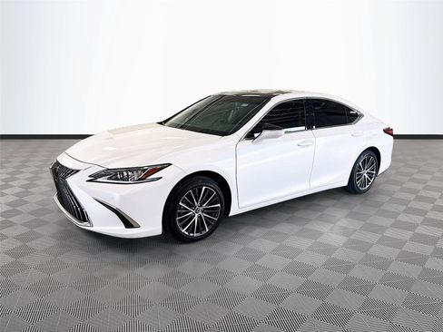 Used 2025 Lexus ES 350 w/ Premium Package FWD image 3
