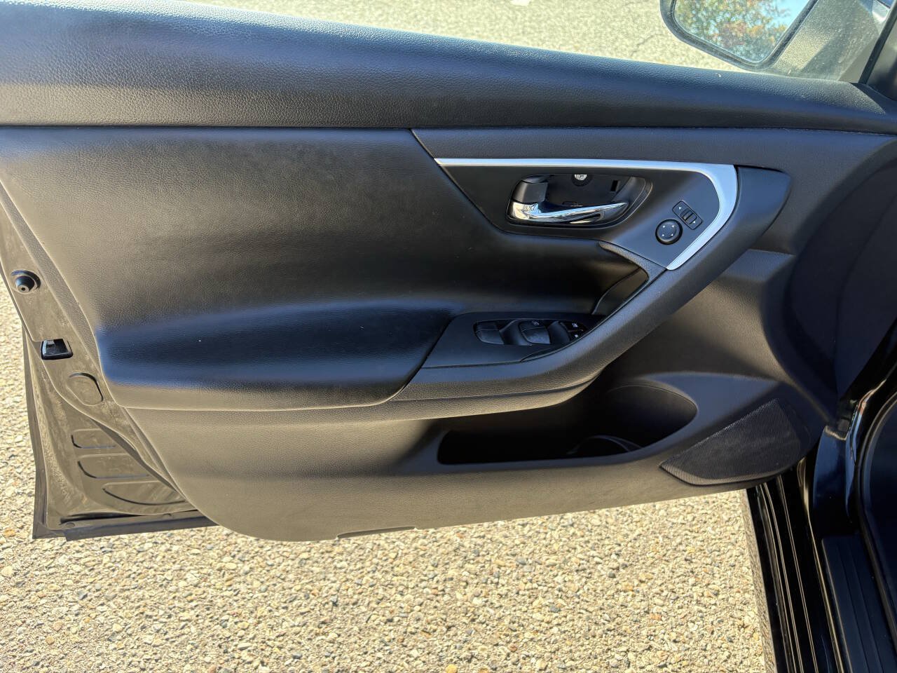 Used 2017 Nissan Altima 2.5 S w/ Power Driver Seat Package FWD image 7