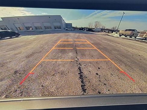 Used 2023 Buick Envision Essence image 5