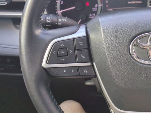 Certified 2023 Toyota Highlander XLE image 26