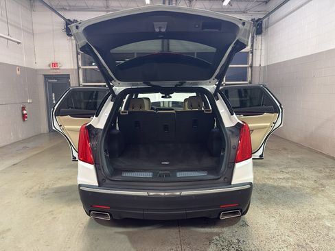 Used 2017 Cadillac XT5 Luxury w/ Driver Awareness Package AWD/4WD image 11