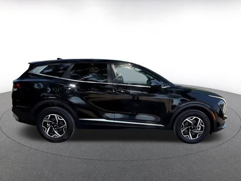 Used 2025 Kia Sportage LX AWD/4WD image 4