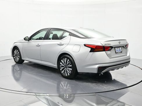 Certified 2024 Nissan Sentra SV FWD image 7