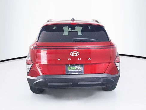 Used 2025 Hyundai Kona SEL FWD image 7